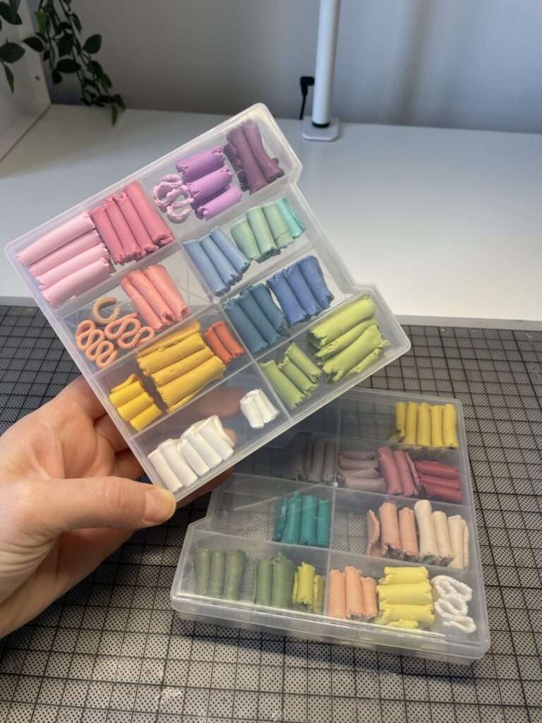von Hand gemischte Farbpalette I tiny things jewelry