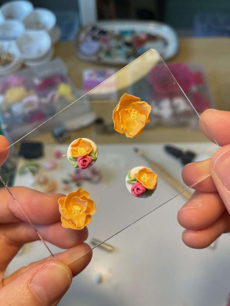 verschiede Blumenarrangements aus Polymerton I tiny things jewelry